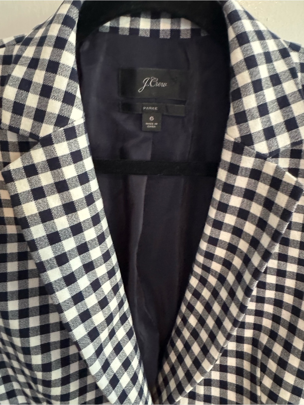 Gorgeous J. Crew Navy Blue and White Gingham Parke Blazer Size 6 - Picture 4 of 7